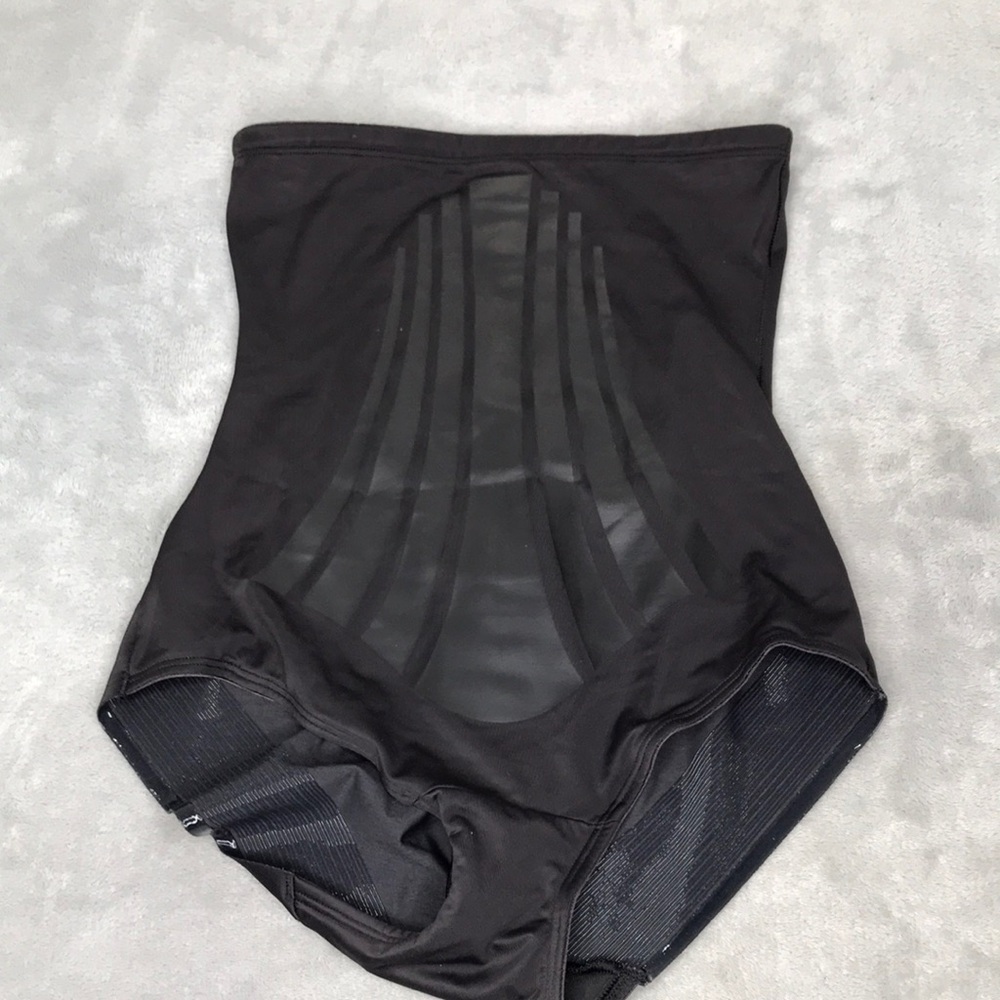 Miraclesuit Super High Waisted Shaping Brief Black SIze L